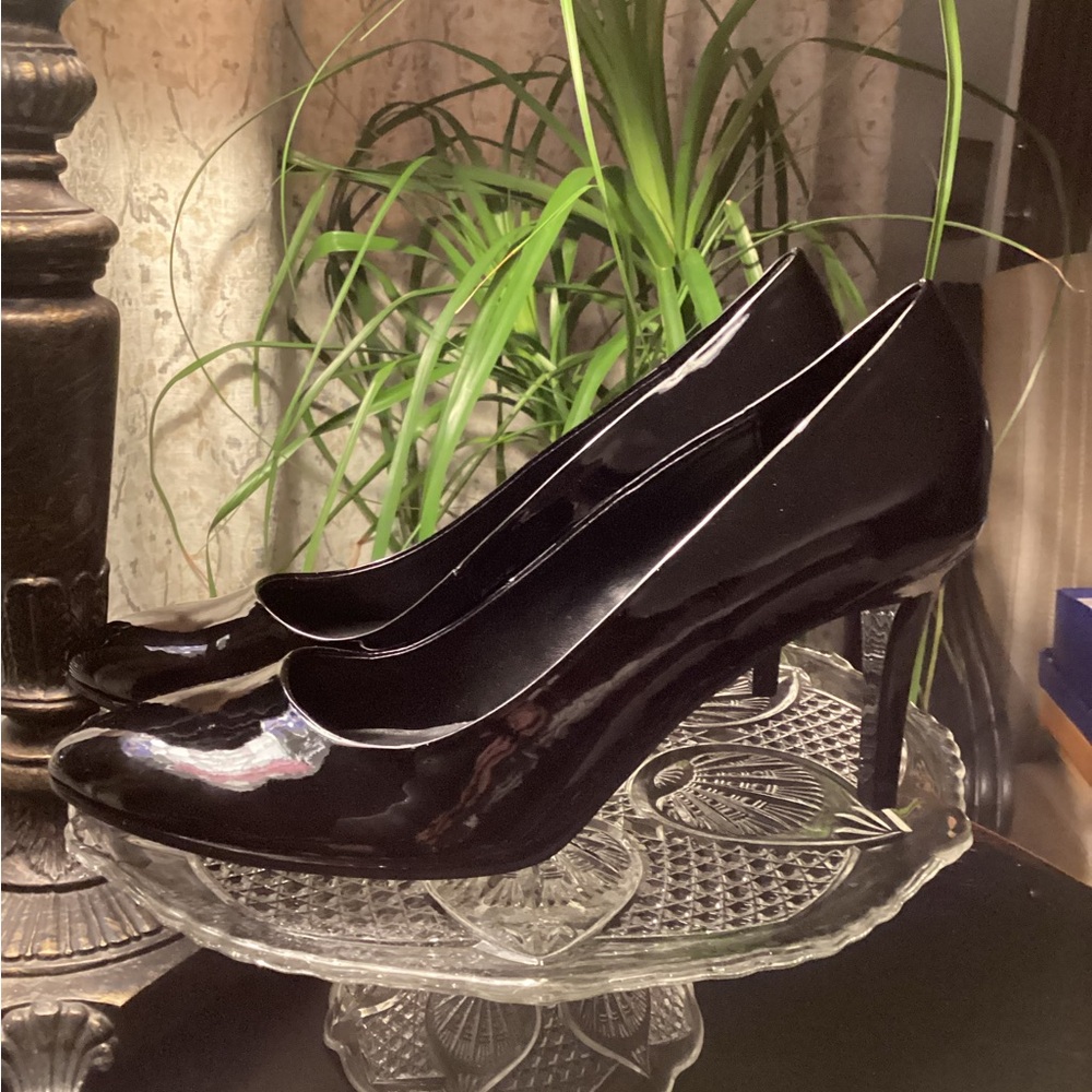 Bandolino Black Patent High Heel Pumps